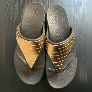 CROCS Monterey Diamante Wedge Brown Metallic Flip Flops Sandals Women 8